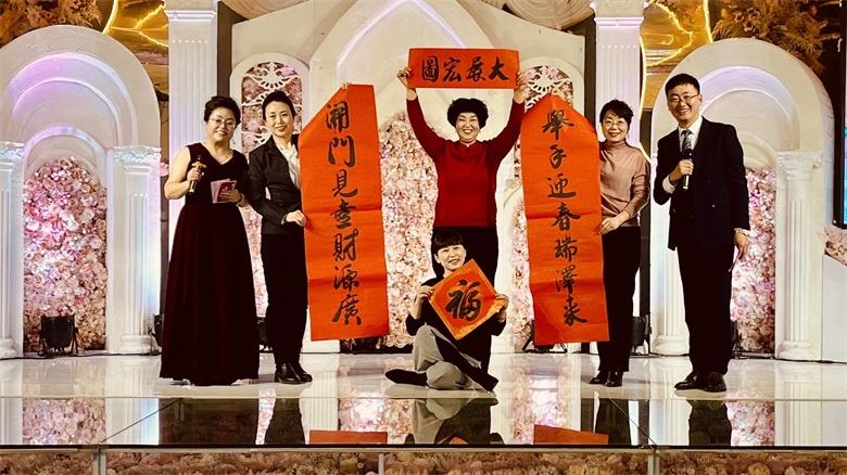 5退休獎(jiǎng).jpg 5退休獎(jiǎng).jpg